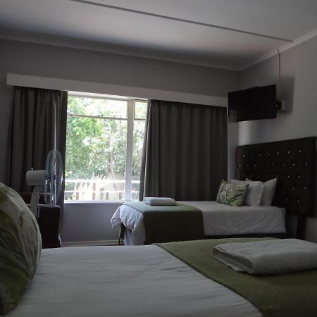 Credo Guest House Bloemfontein Esterno foto