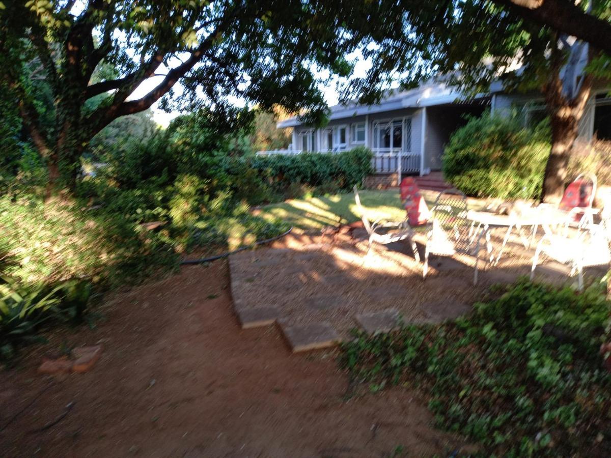 Credo Guest House Bloemfontein Esterno foto