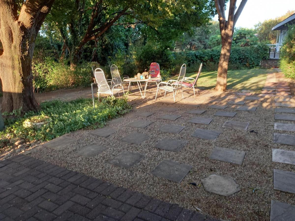 Credo Guest House Bloemfontein Esterno foto