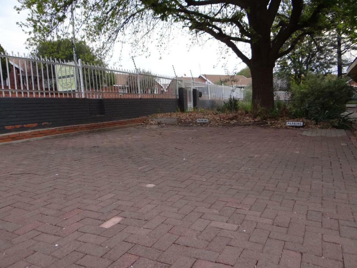 Credo Guest House Bloemfontein Esterno foto