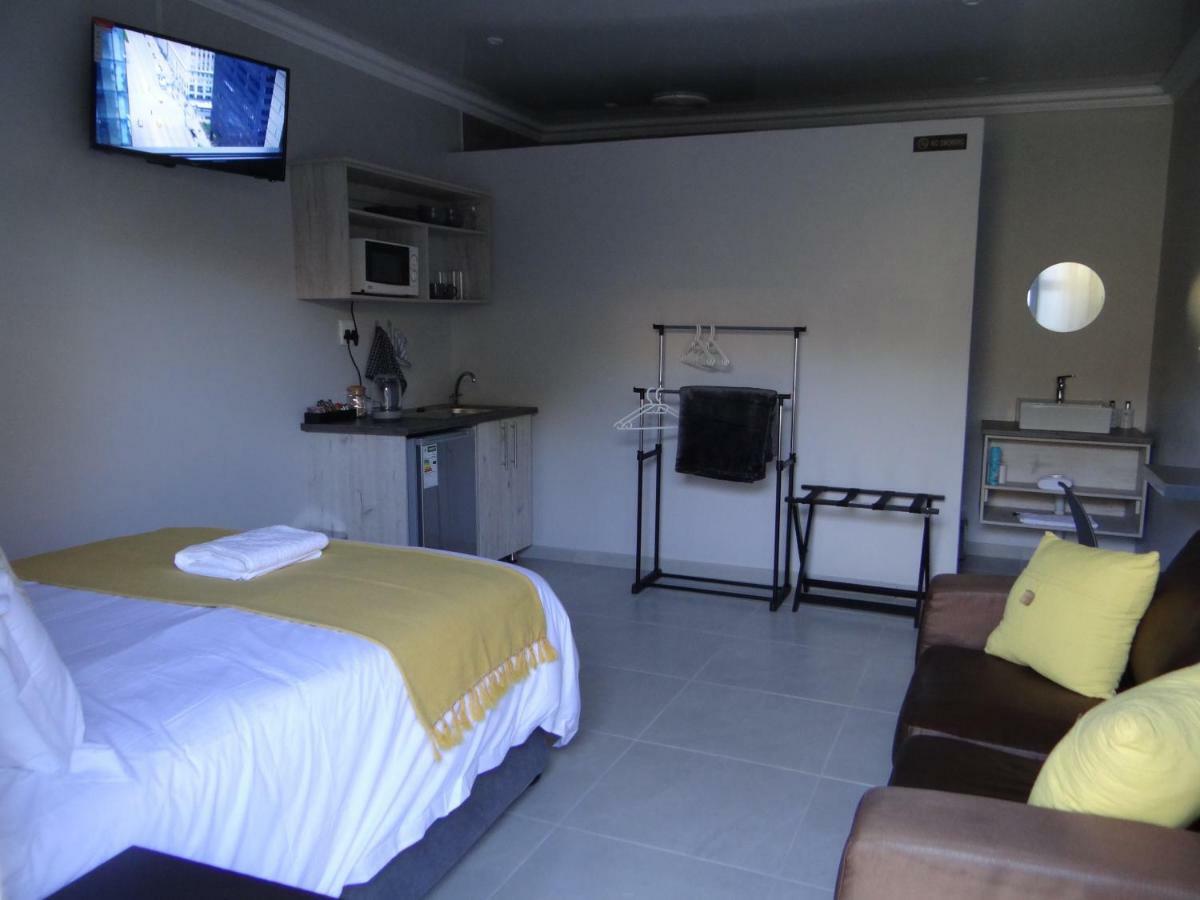 Credo Guest House Bloemfontein Esterno foto