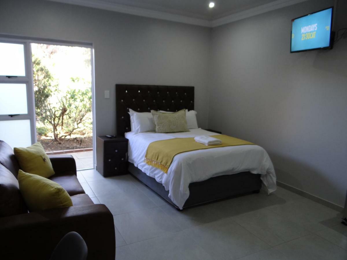 Credo Guest House Bloemfontein Esterno foto