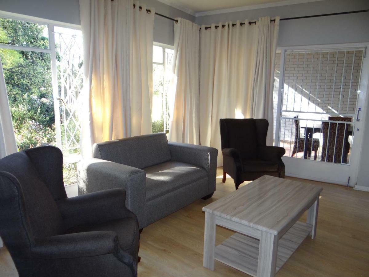 Credo Guest House Bloemfontein Esterno foto