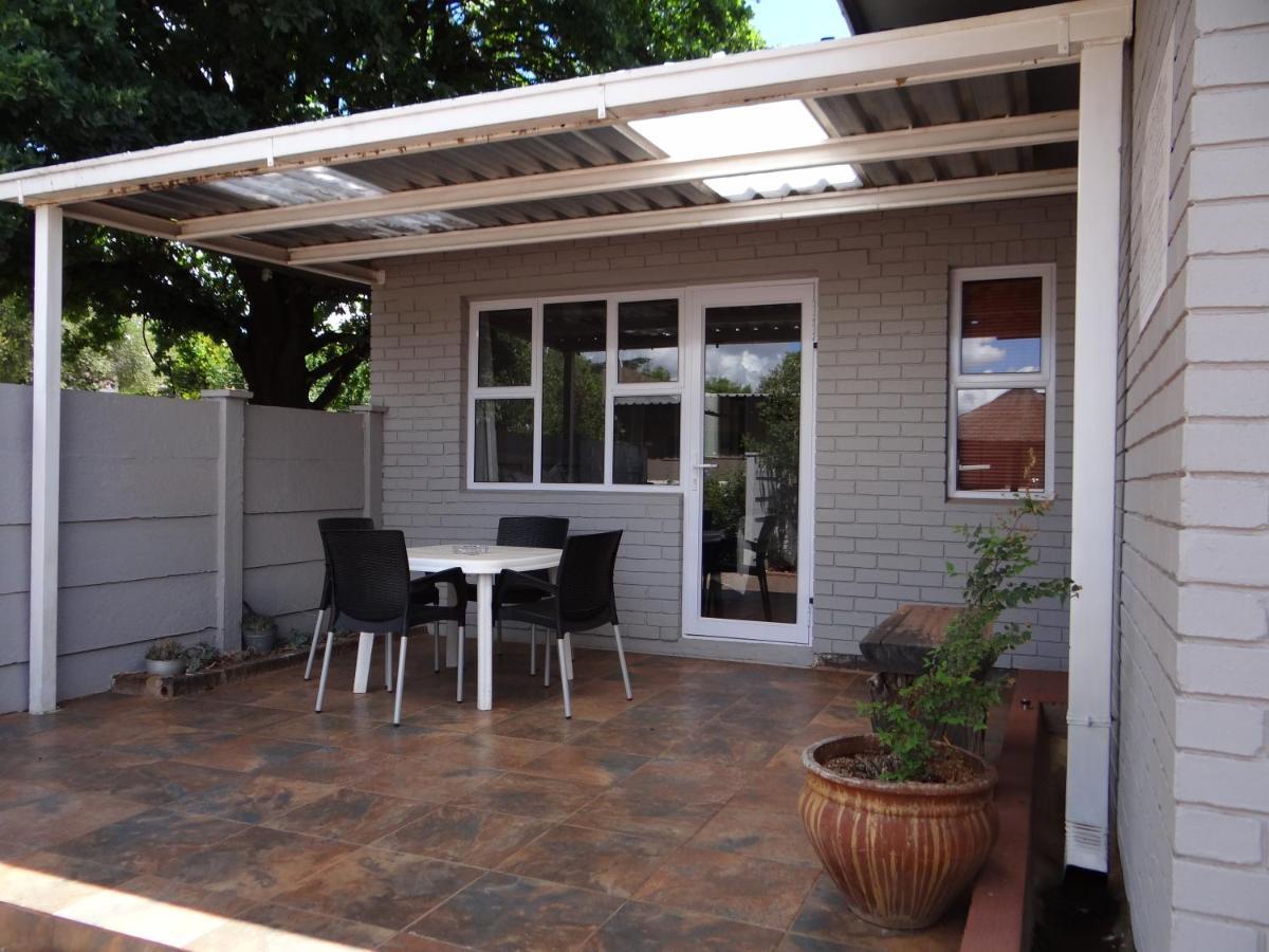 Credo Guest House Bloemfontein Esterno foto